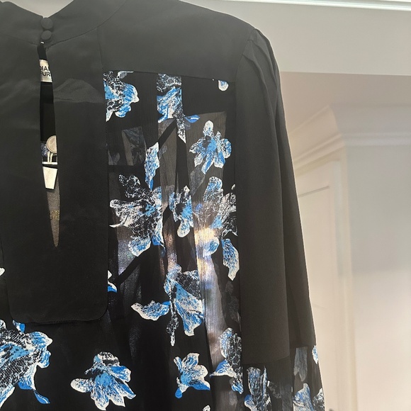 NWT - DVF black semi-sheer chiffon blouse with blue orchid print - Size 12 - Picture 7 of 11